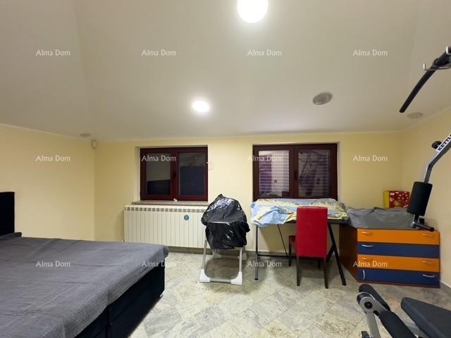 Bale: Prostrana vila s bazenom i kućom za goste 32