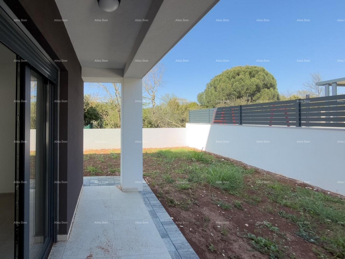 Prizemlje sa velikim vrtom! 19