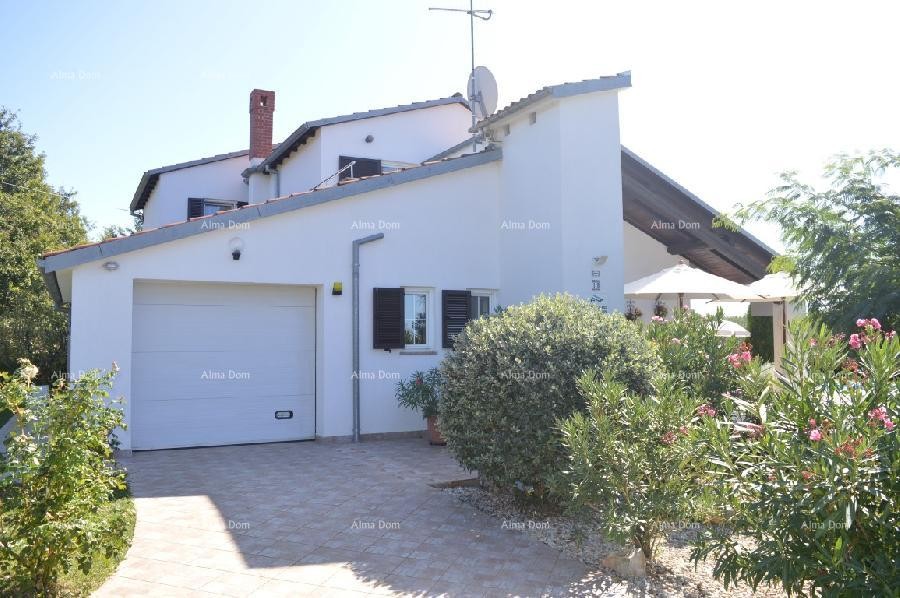 Prekrasna kuća sa bazenom! POREČ 1