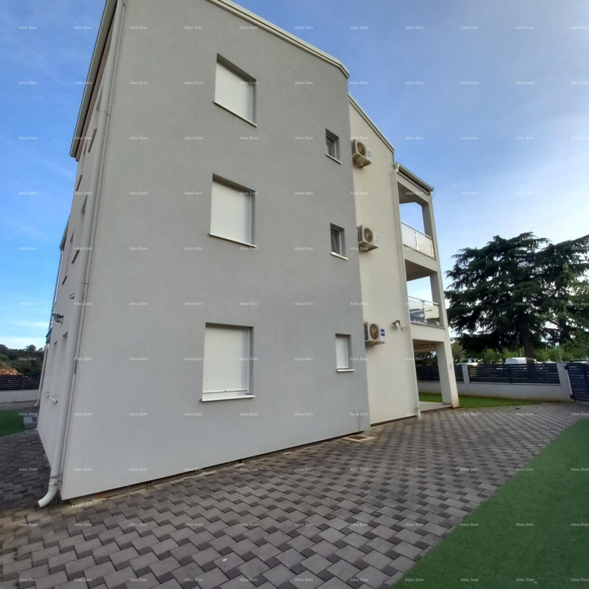 Продажа меблированной квартиры с парковочным местом в отличном месте, Фажана! 2