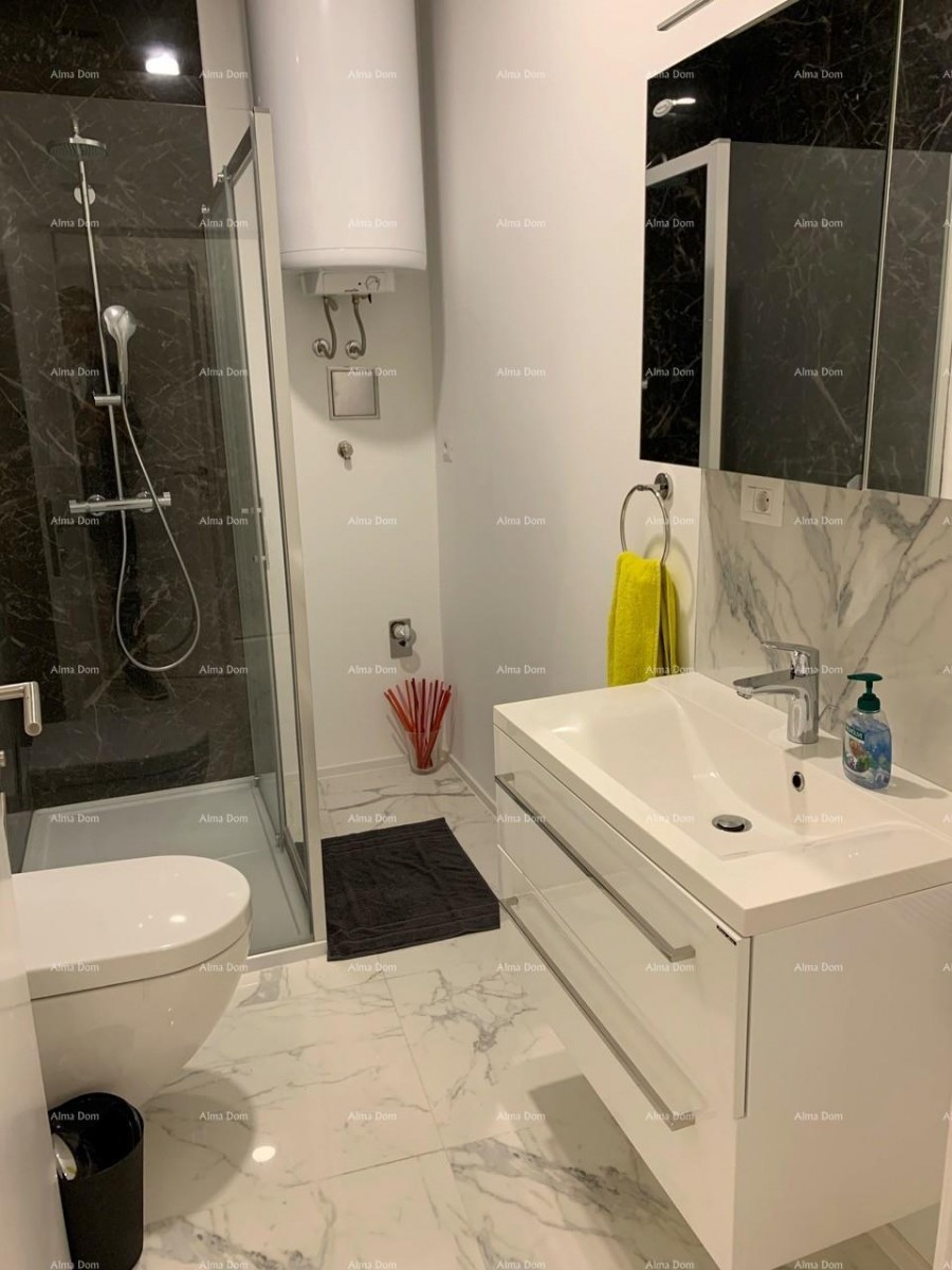 Прекрасный дом с тремя зарегистрированными апартаментами в старой части города Пореч! 12