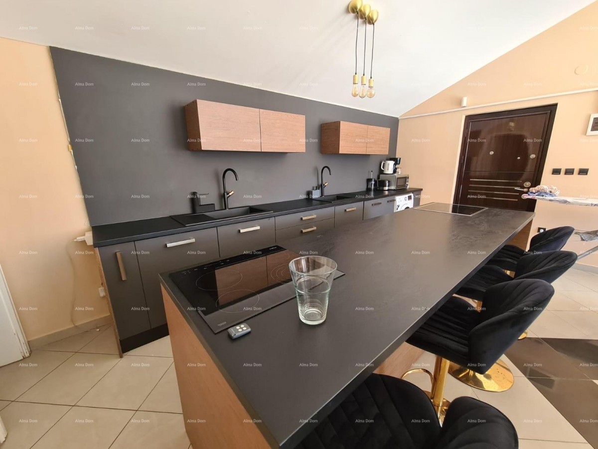 Na prodaju kuća s bazenom – Valtura 49