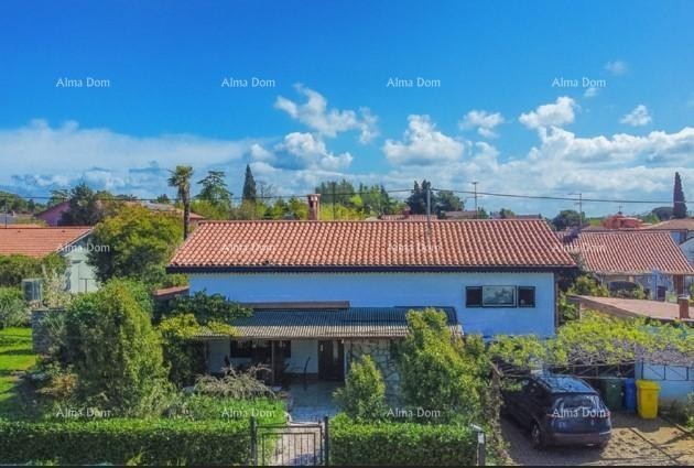 In vendita casa con terreno edificabile, a 200 m dalla spiaggia – Umago/Savudria 1