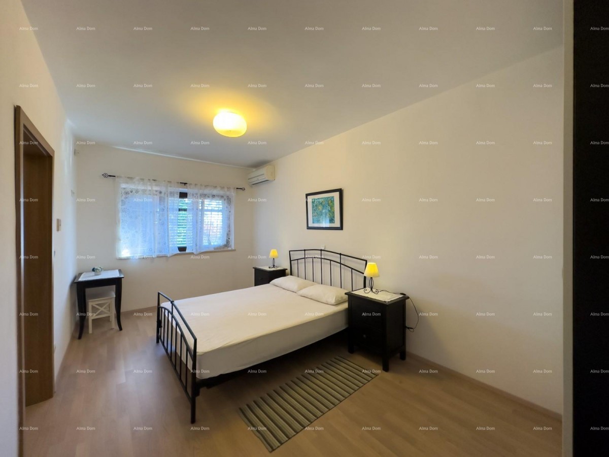 Bellissima casa con piscina a Pola, ideale per famiglie o investimento. 44