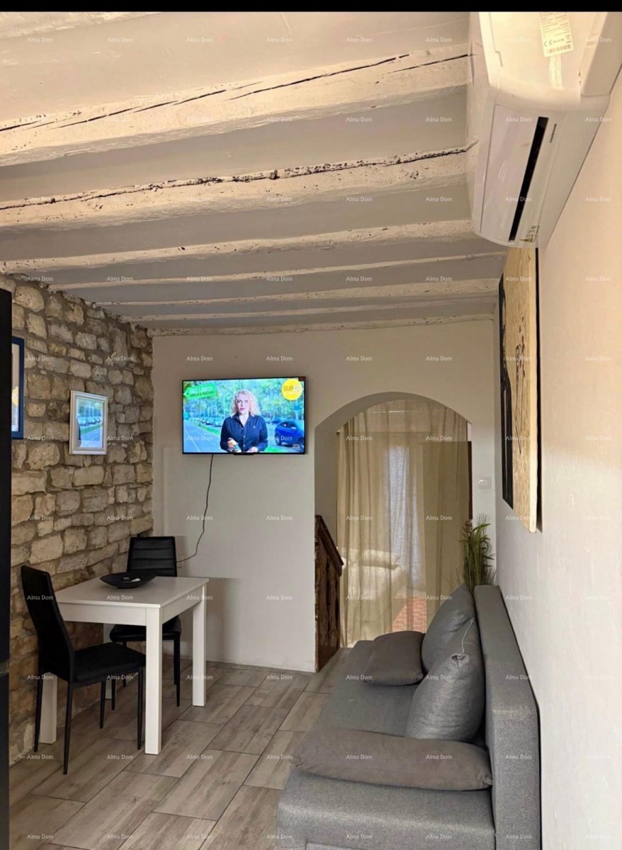 Prodaja- renoviran stan u staroj jezgri grada, Rovinj! 1