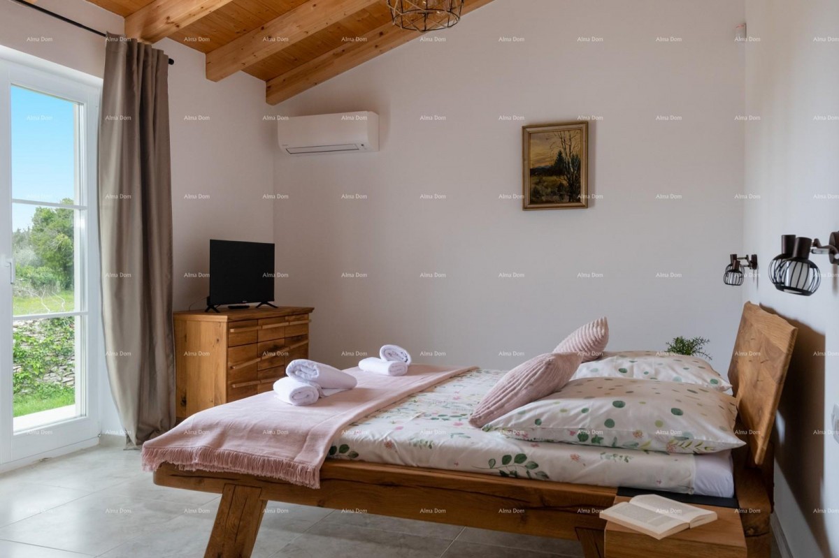 Sale - Luxury Villa with Pool and Jacuzzi on a Spacious Property, Marčana! 14