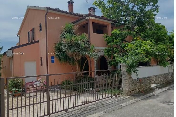 ROVINJ – APARTMENT BUILDING IN A QUIET LOCATION, IDEAL FOR INVESTMENT 1