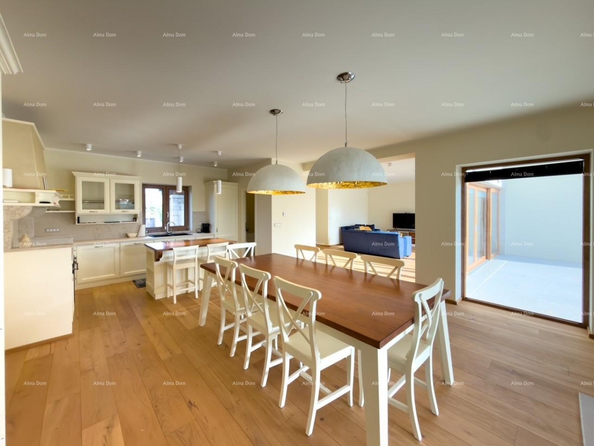 Продаем виллу с видом на Бриуны! 12