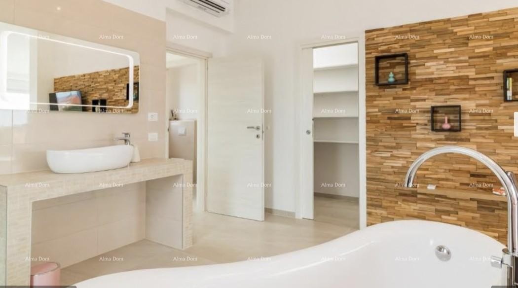 Продается прекрасная вилла с бассейном, джакузи и видом на море, Фажана! 10