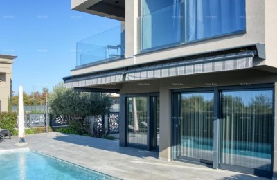 MODERNA LUKSUZNA VILA S BAZENOM 500 m OD MORJA