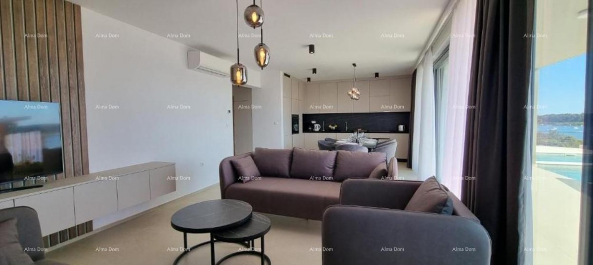 Predivan stan u Medulinu sa garažom. Blizina mora i plaže cca 500 metara. 6