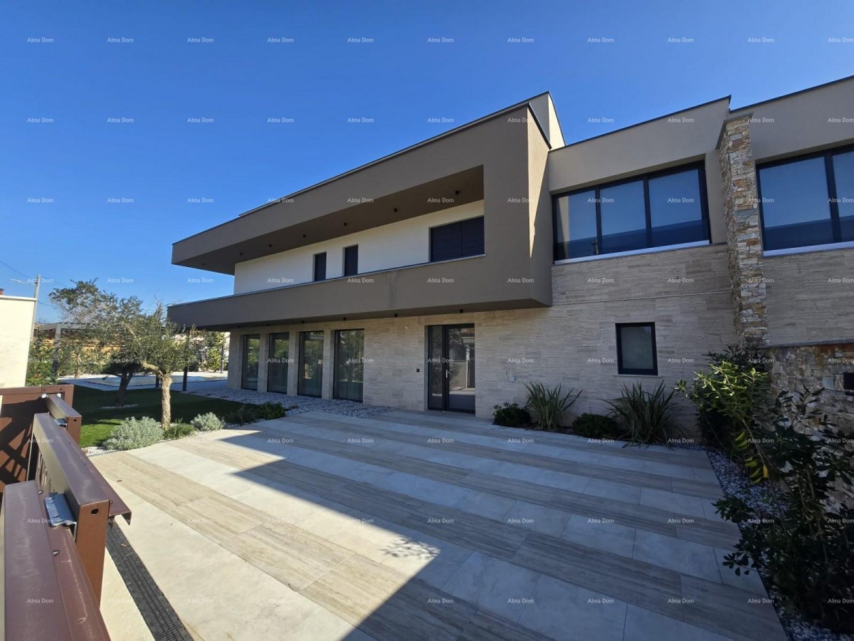 Moderna vila z bazenom in savno, Marčana! 38