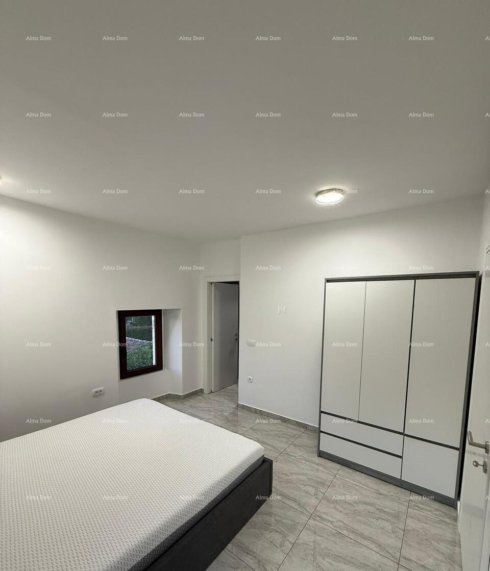 ПОРЕЧ, Реновированный каменный дом с видом на море 14