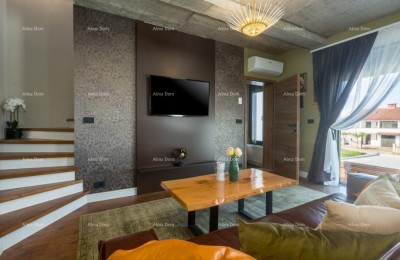 Пореч, Жбандай – современная квартира с крытой террасой и джакузи