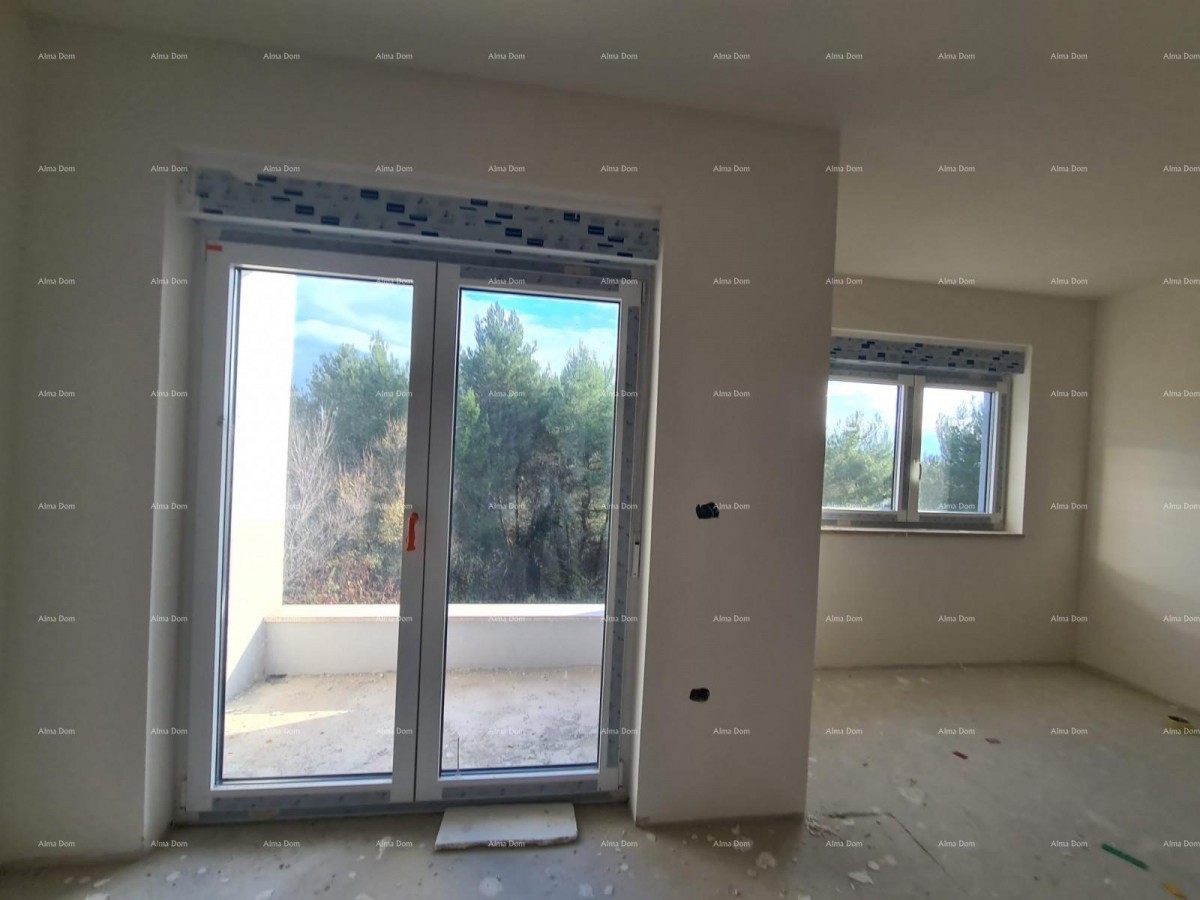 Prodaje se stan u Puli 10