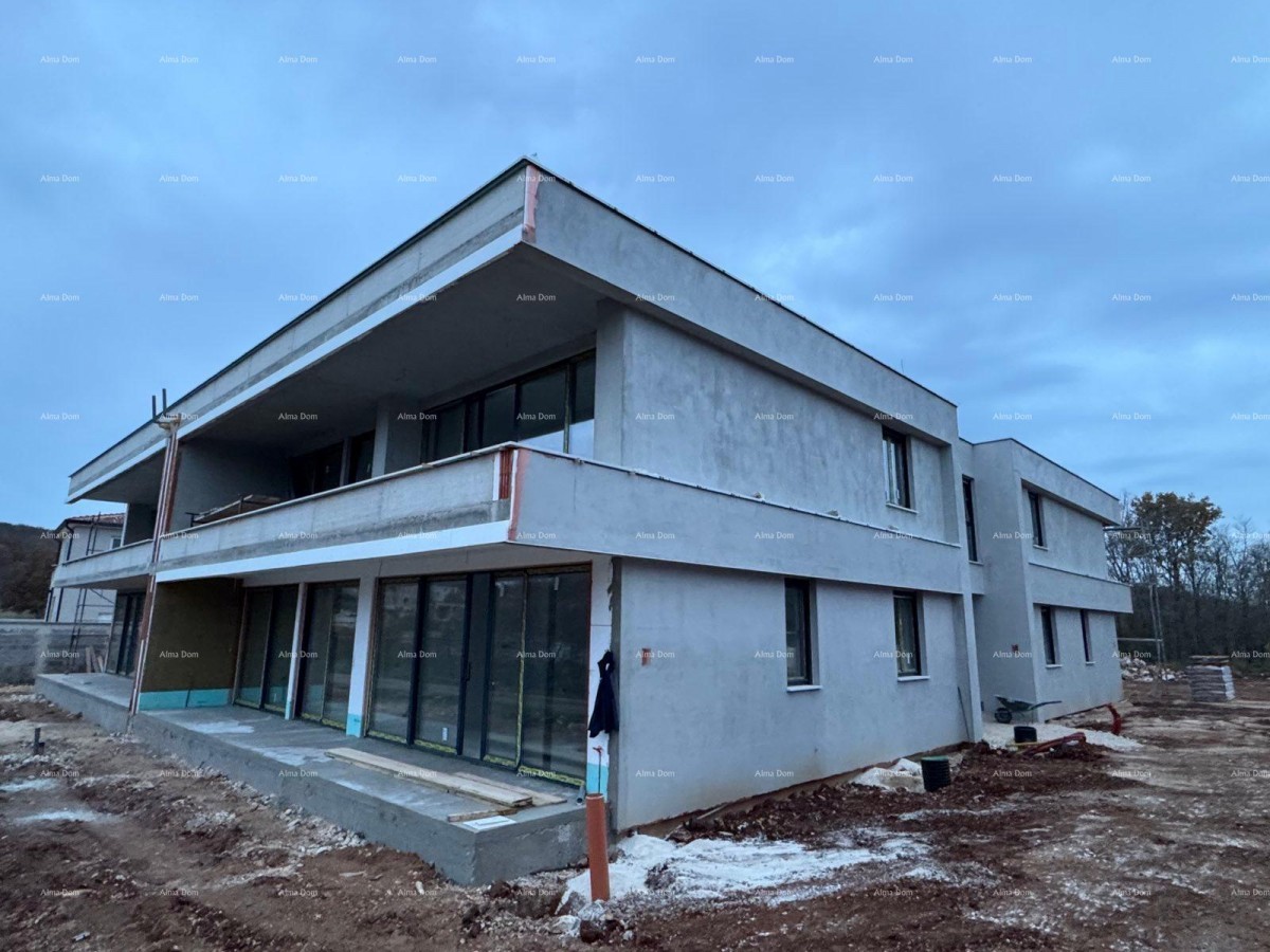 Prodaja - stan u novogradnji s dva parkirna mjesta, Rovinjsko selo! 2