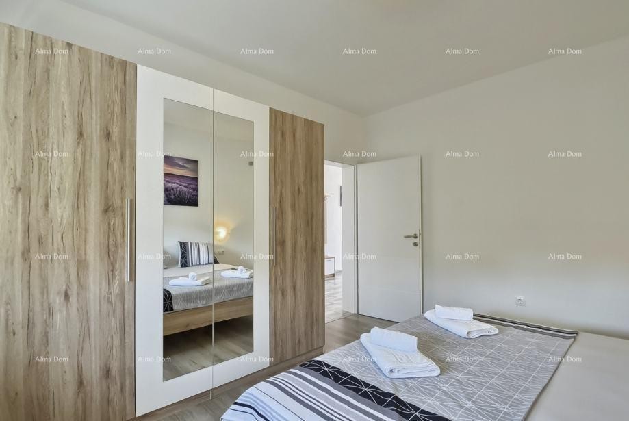 Prodaja dvoetažnega stanovanja z velikim vrtom in garažo, Ližnjan! 17