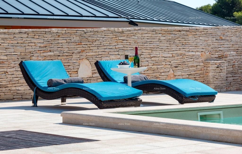 Premantura, samostojeća kuća sa 5 spavaćih soba.Blizina mora . 16