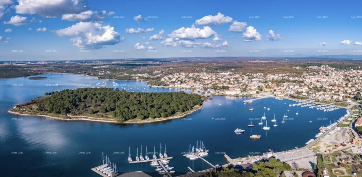 Продажа дома с двумя квартирами, 100 м от моря!!! Вид на море! Медулин! 1