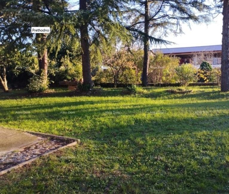For sale: house with a large yard, 5 km from Poreč. 14