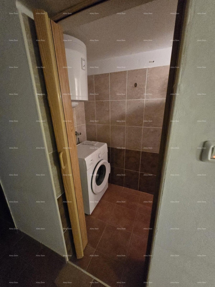 NOVIGRAD - Prodaja dveh stanovanj v družinski hiši 9
