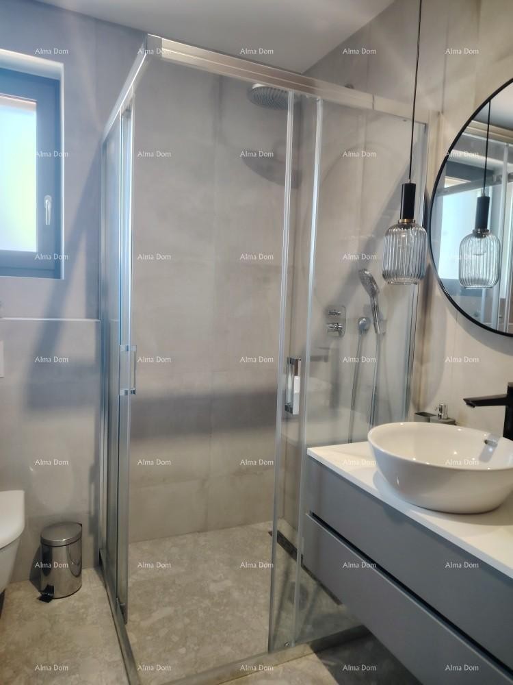 Top-notch three-bedroom apartment with a sea view, furnished 20