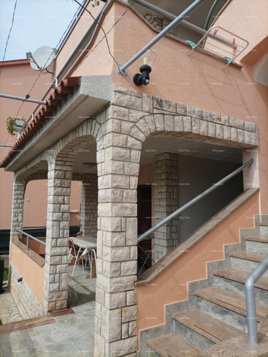 Palazzina con 5 appartamenti, ciascuno con una bellissima vista sul mare 14