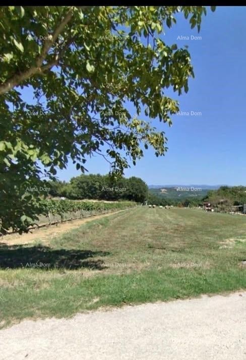 Građevinsko zemljište – Draguć (2212 m²) 1