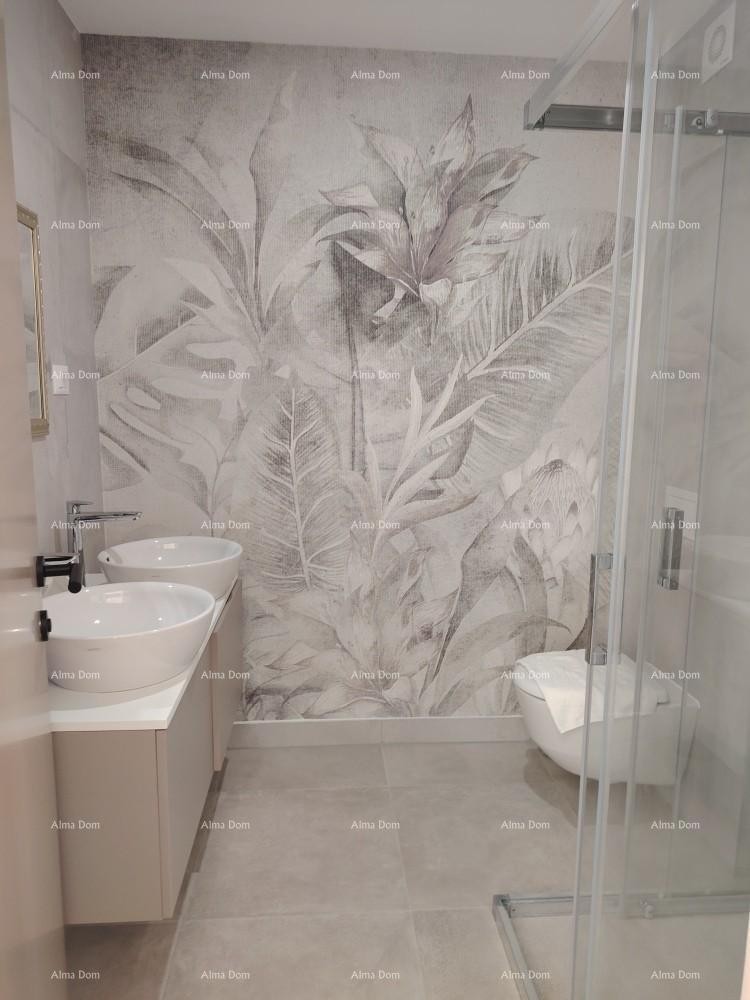 Top-notch three-bedroom apartment with a sea view, furnished 14