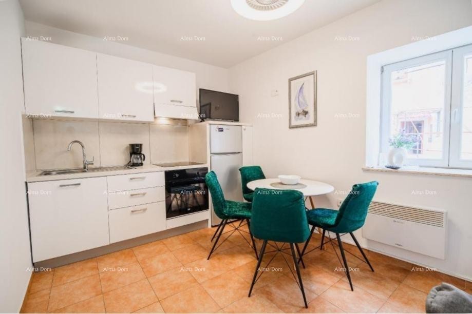 Sale - House in the center, only 50 m from the sea, Umag! 3