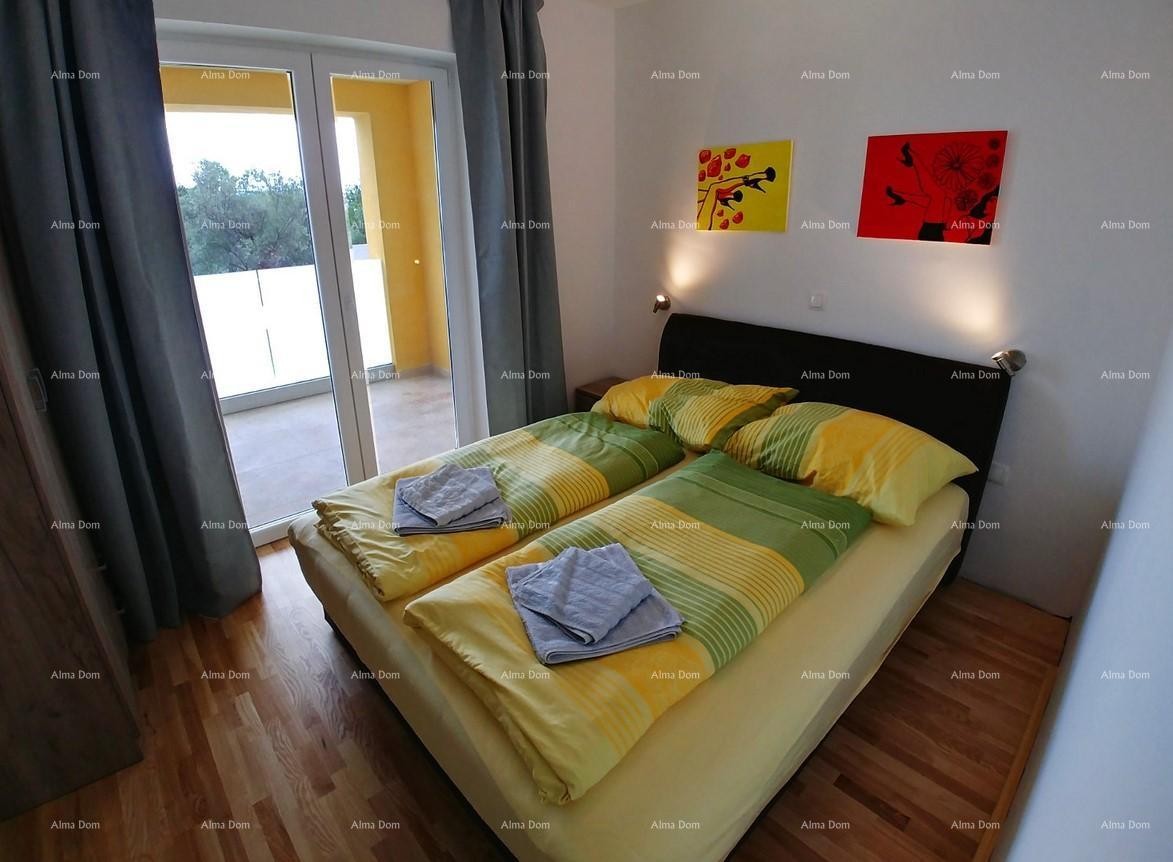 Raša, affascinante casa con appartamenti e piscina con vista panoramica sul mare 10