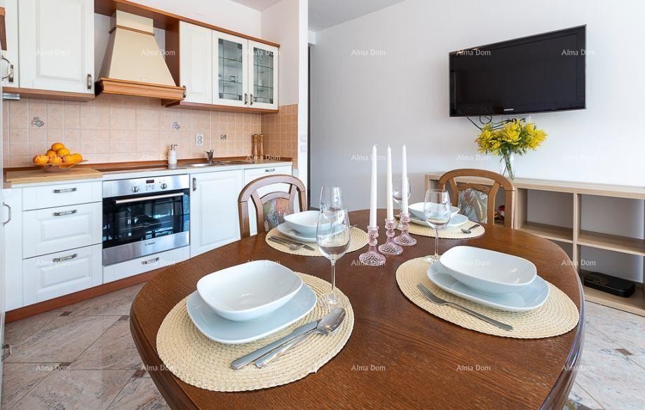 Rovinj – Apartma z 2 spalnicama in parkirnim mestom v garaži 6