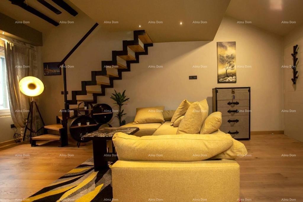 Prodaja - Elegantno uređen dvoetažni stan u staroj jezgri grada, Rovinj! 4