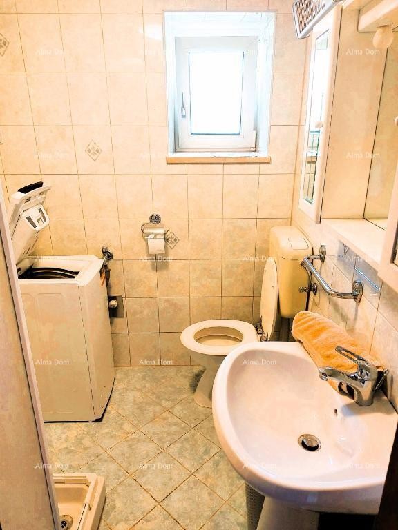 Prodaje se kuća, 170 m2, Karojba 29