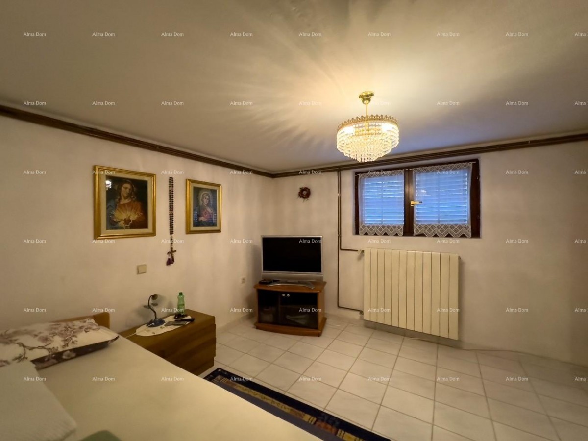 Velika hiša s 4 stanovi - Peščena uvala! 13