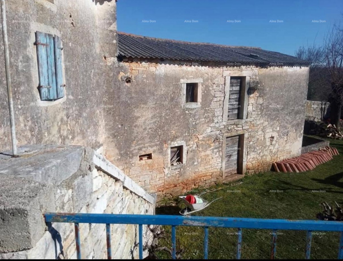 Pazin, Istria - due vecchie case in pietra con ampio terreno 3