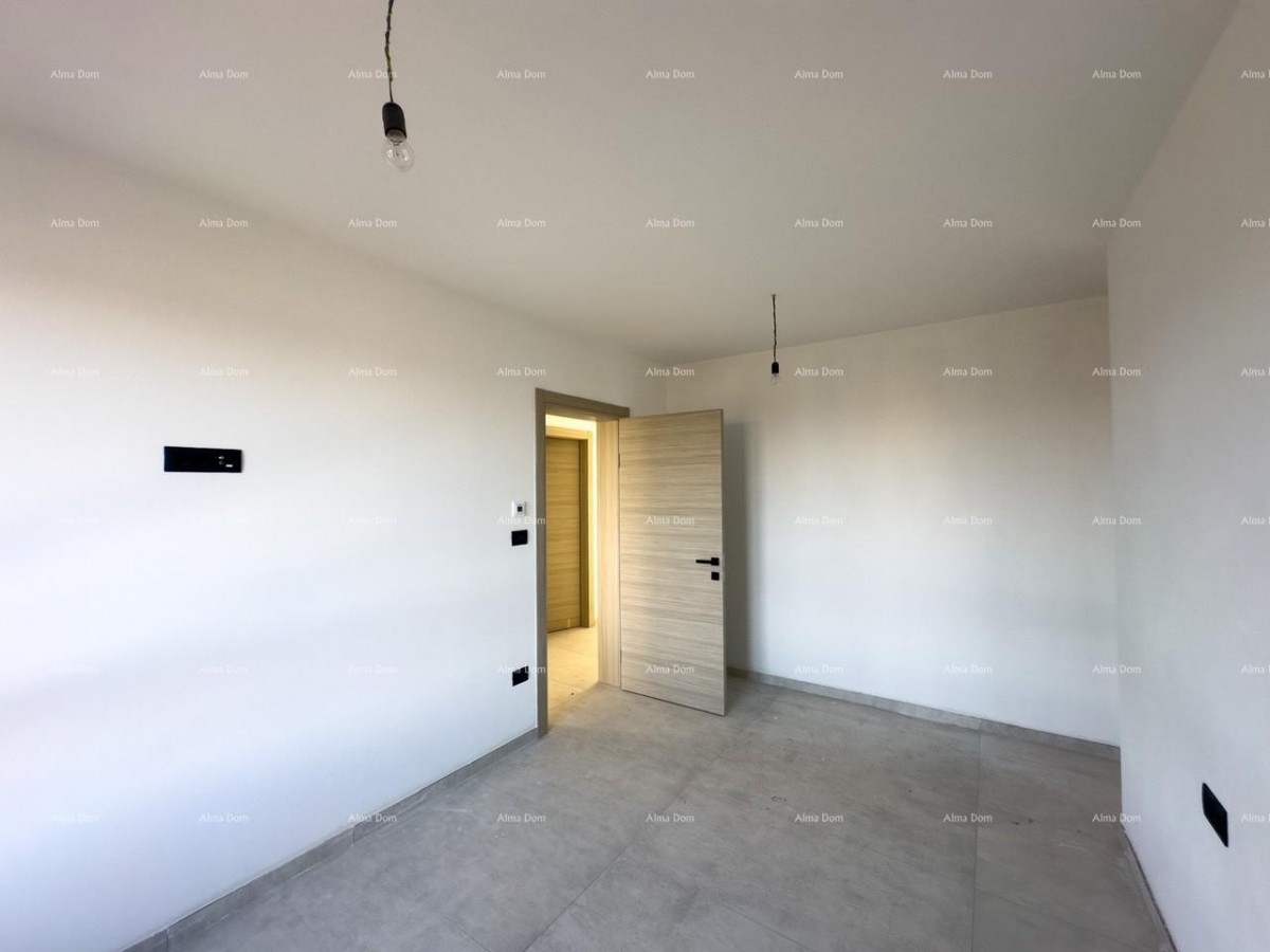 Prodajemo stan u novoj zgradi u Banjolama. 14