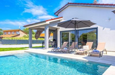 Помор. Нова самостојећа приземница с базеном.