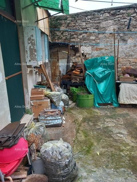 Apartment for sale in Pula, center!  Kaštel. 17