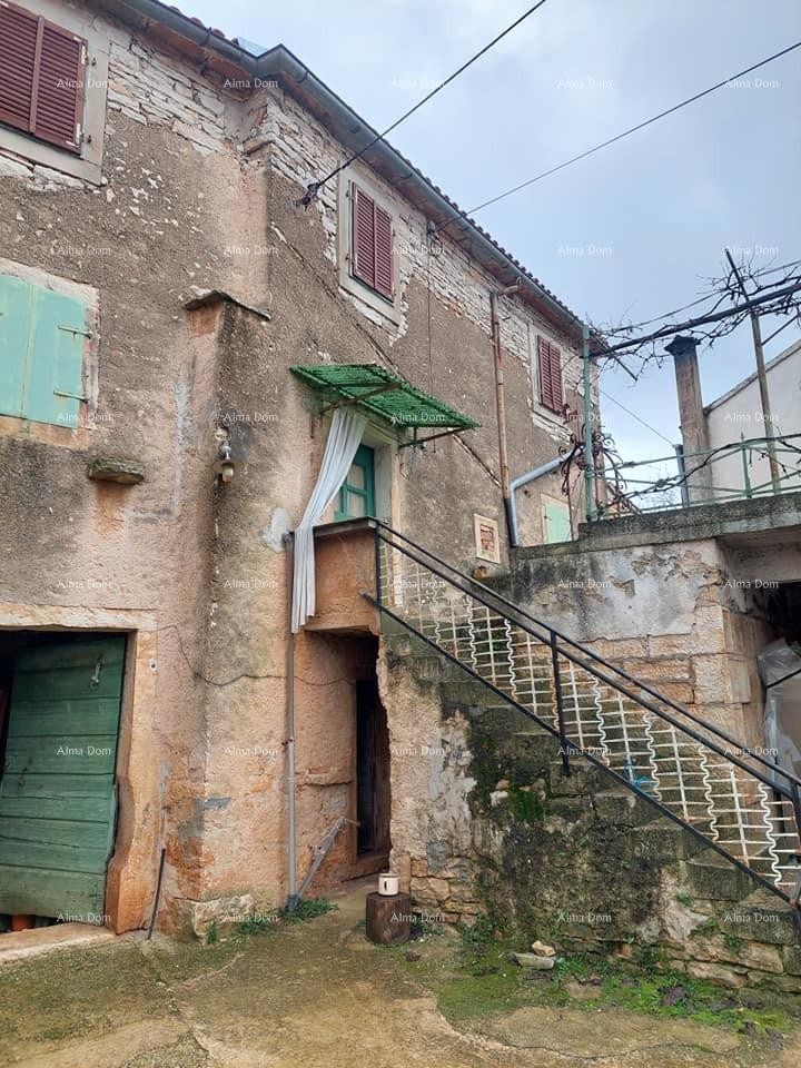 A house for renovation is for sale 2