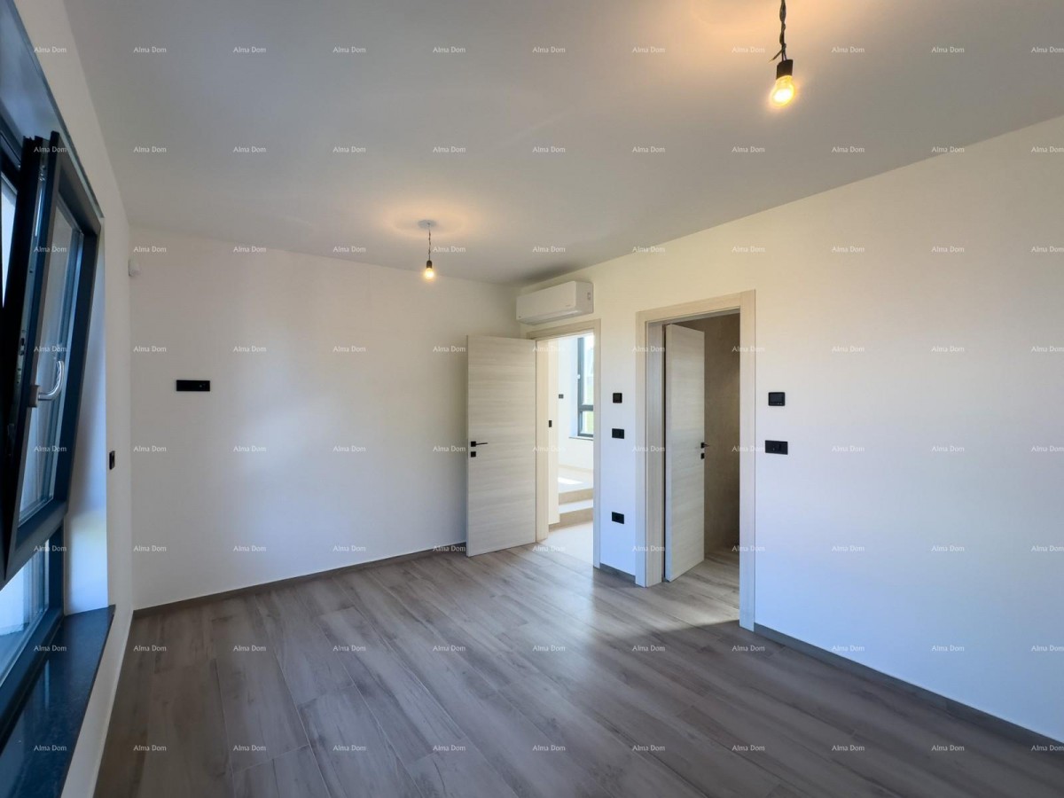 Vendiamo villa bifamiliare con piscina e garage 40