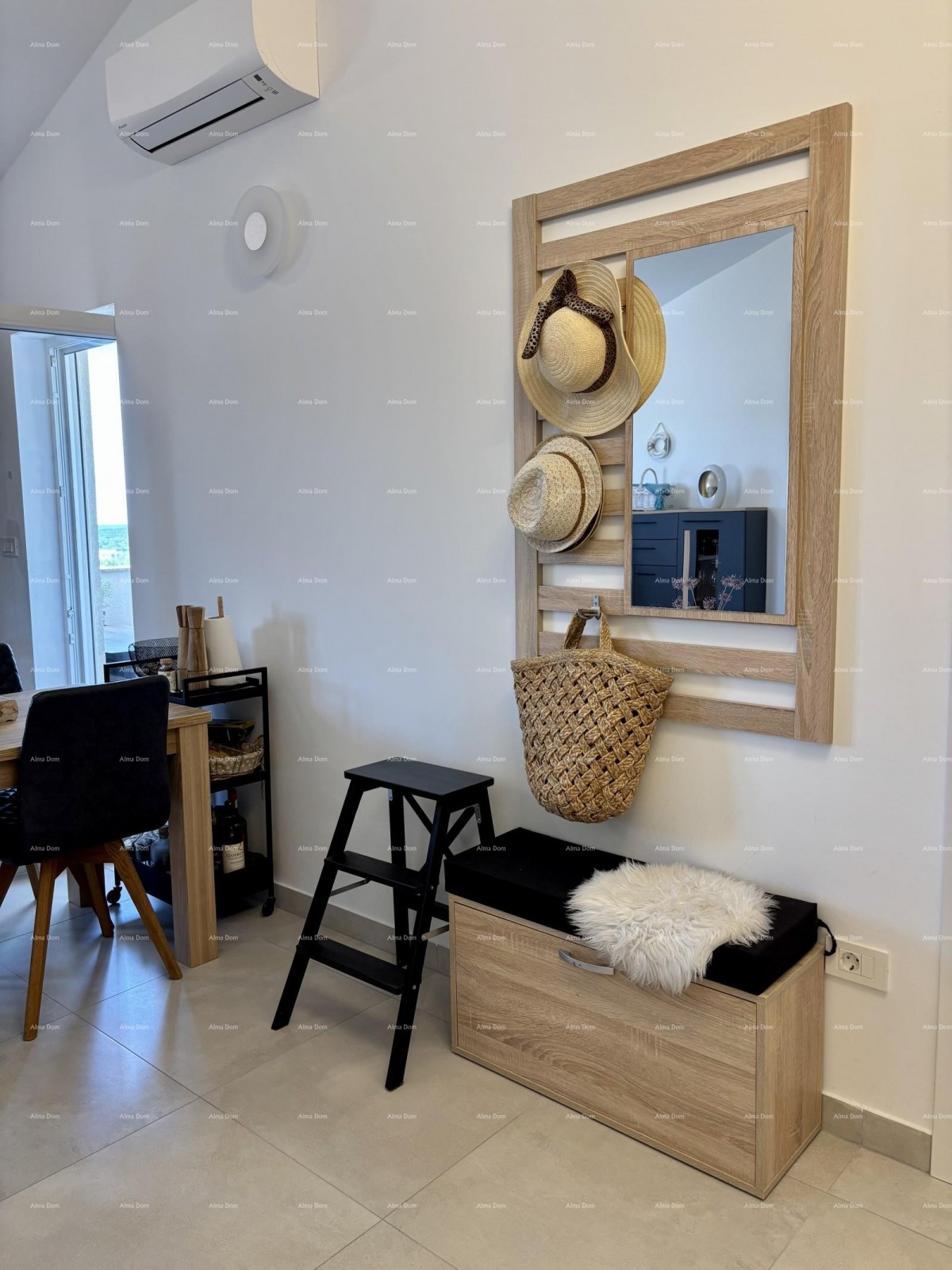 PEROJ – Moderni stan s pogledom na more — samo 800 m do plaže 12