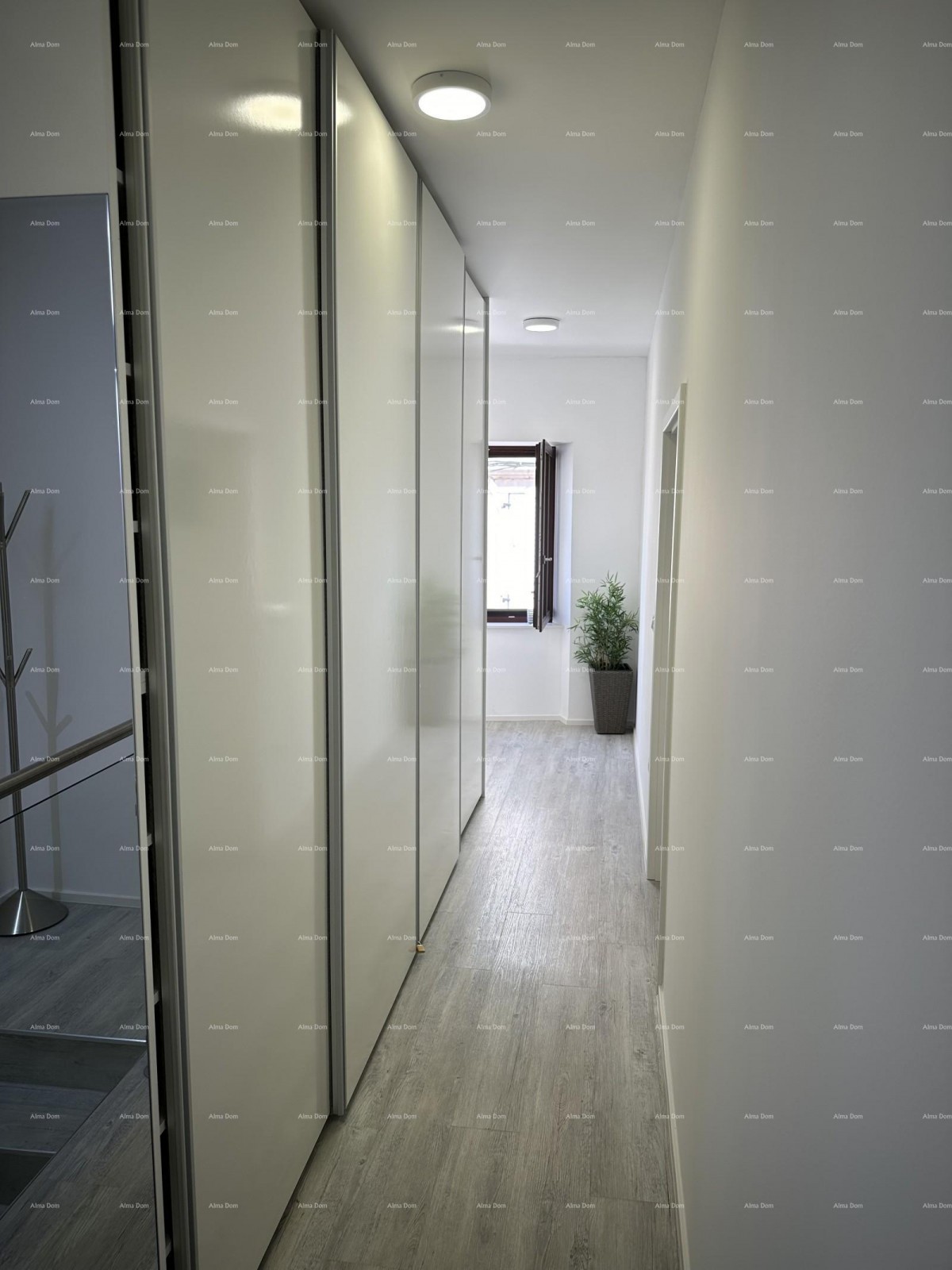 Прекрасный дом с тремя зарегистрированными апартаментами в старой части города Пореч! 41