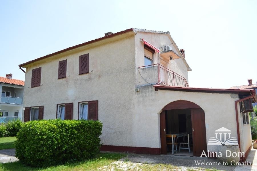 Дом с двумя квартирами и таверной с большим садом. 2