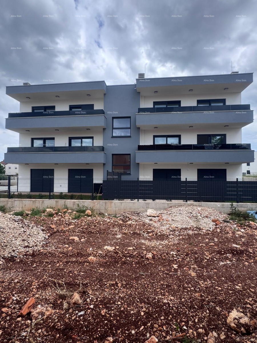 Prodaja stana u novogradnji s pogledom na more, Umag, 1