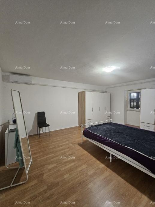 Barban – House with Enclosed Yard 15