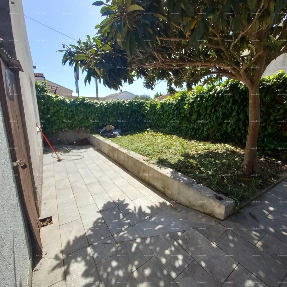 Pula! Prizemnica z velikim vrtom in teraso. 13