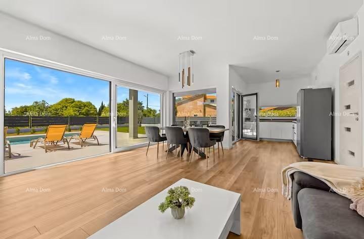 Pomer. New Detached Single-Story House with Pool. 11