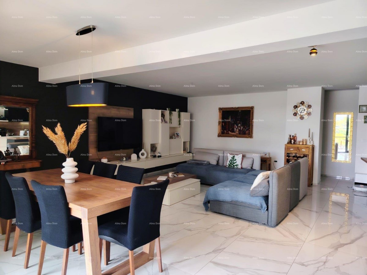 Luksuzno stanovanje s pogledom na morje, 30 m od plaže, popolno za družino 4