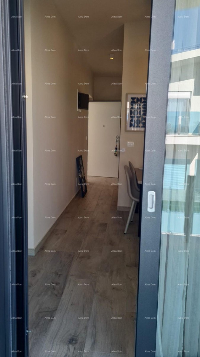 Moderen apartma v bloku E, s parkirnim mestom in shrambo v bližini Umaga! 19